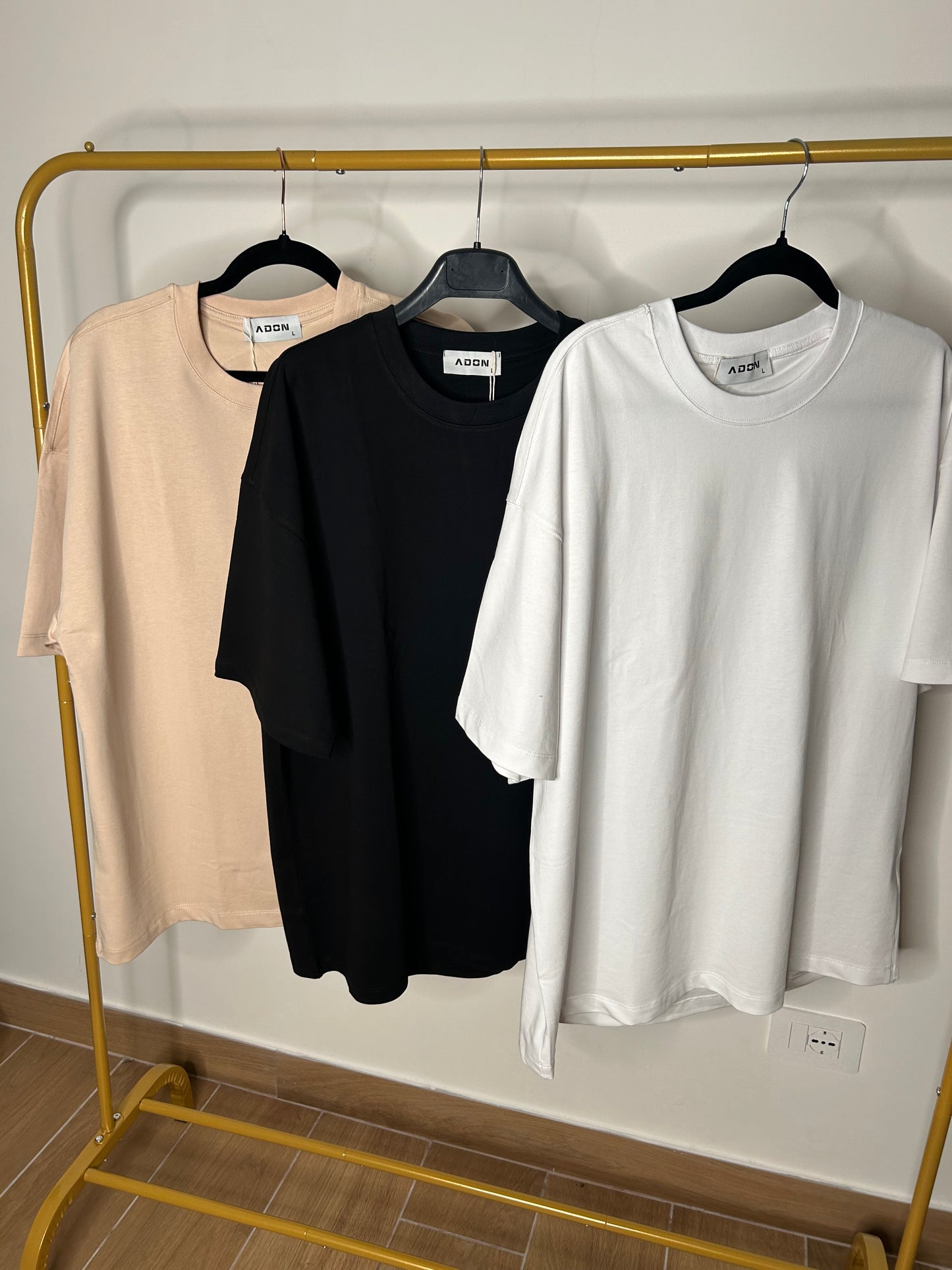 T-shirt basic over bianca/ -40%