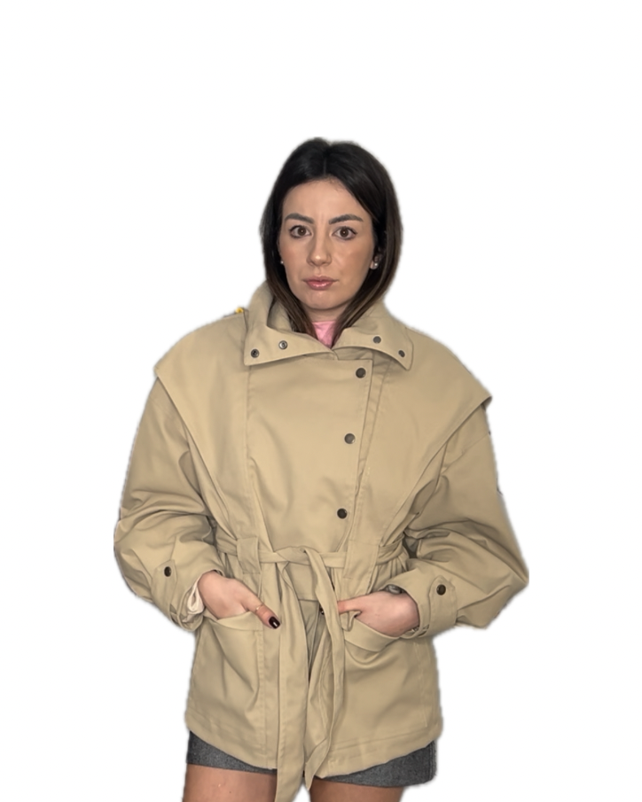 TRENCH CORTO